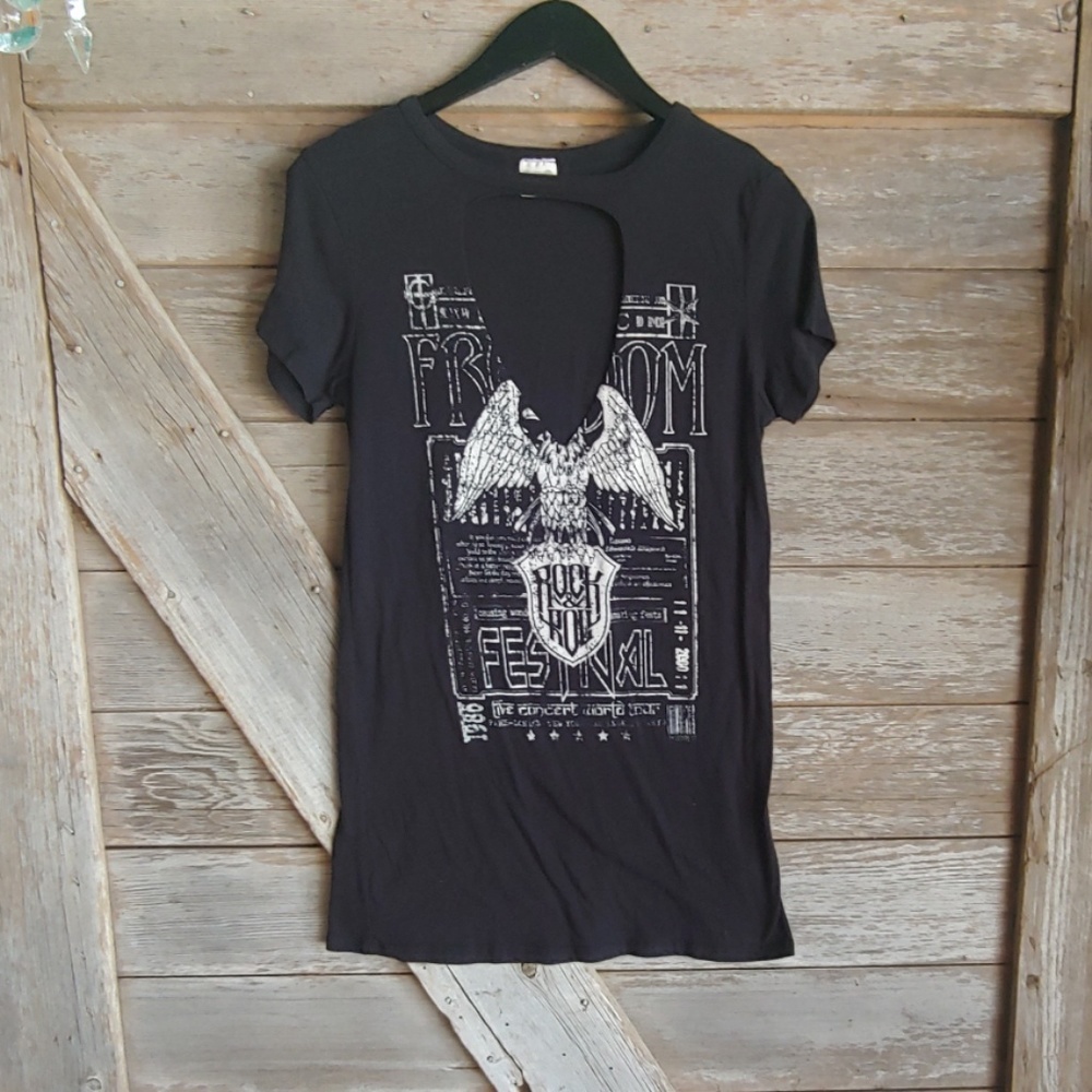 CUT OUT T SHIRT